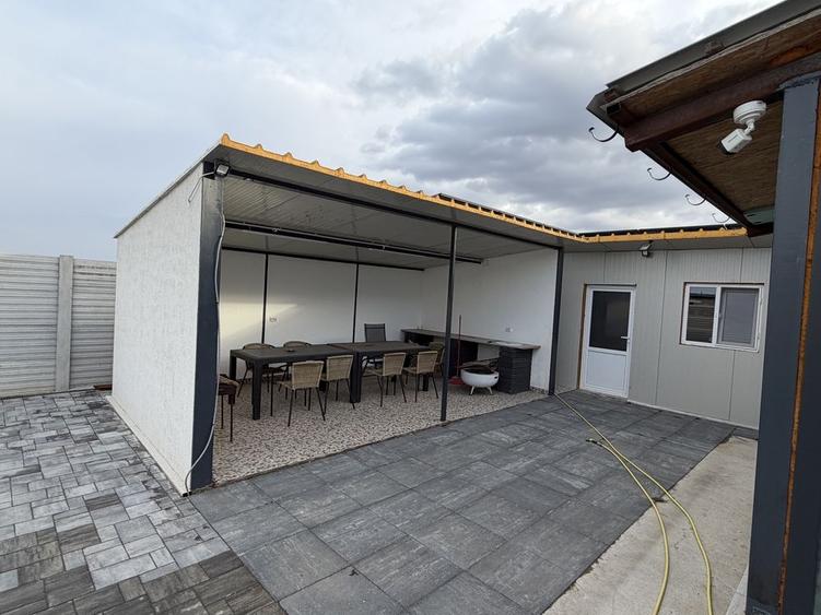Casă cu 3 camere în Central