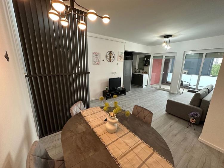 Apartament cu 3 camere decomandat în Aradului