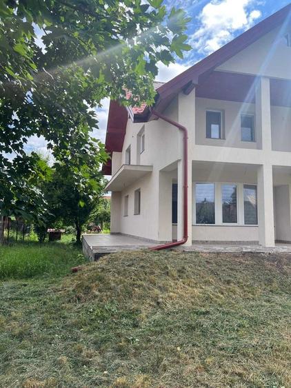 Casă cu 3 camere în Șcheia