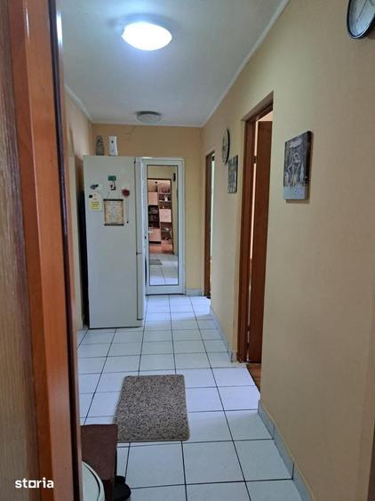 Apartament cu 3 camere decomandat în Carpați 1