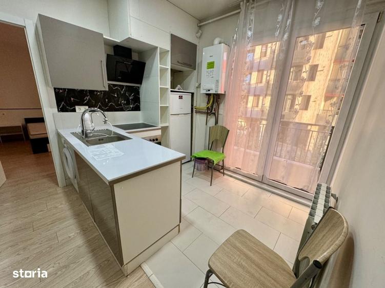 Apartament cu 3 camere semidecomandat în Intim