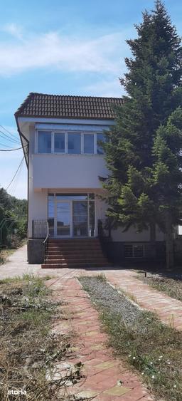 Casă cu 5 camere cu Teren 1438 Mp în Chiscani