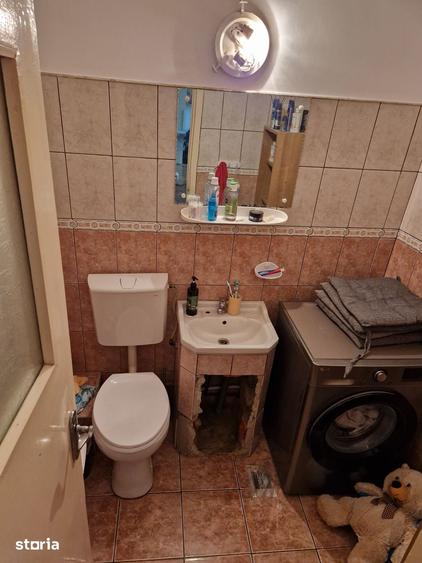 Apartament cu 4 camere decomandat în Ostroveni