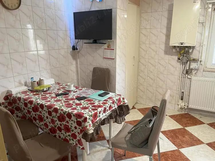 Apartament cu 4 camere decomandat în Vitan