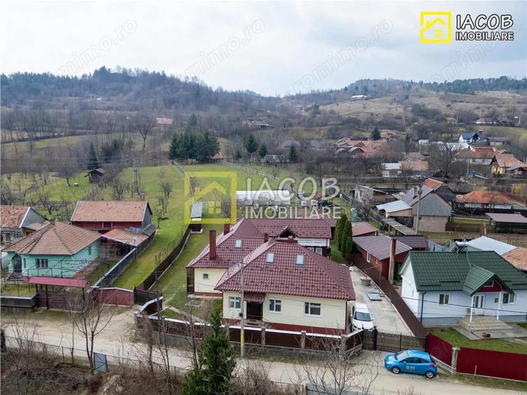 Casă cu 4 camere cu Teren 3762 Mp în Coman