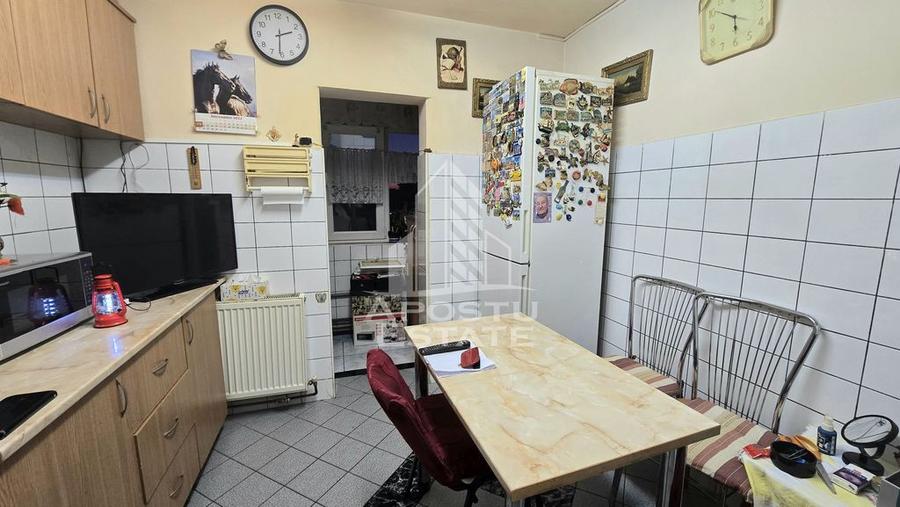 Apartament cu 2 camere decomandat în Lipovei