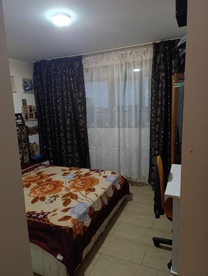 Apartament cu 4 camere semidecomandat în Central