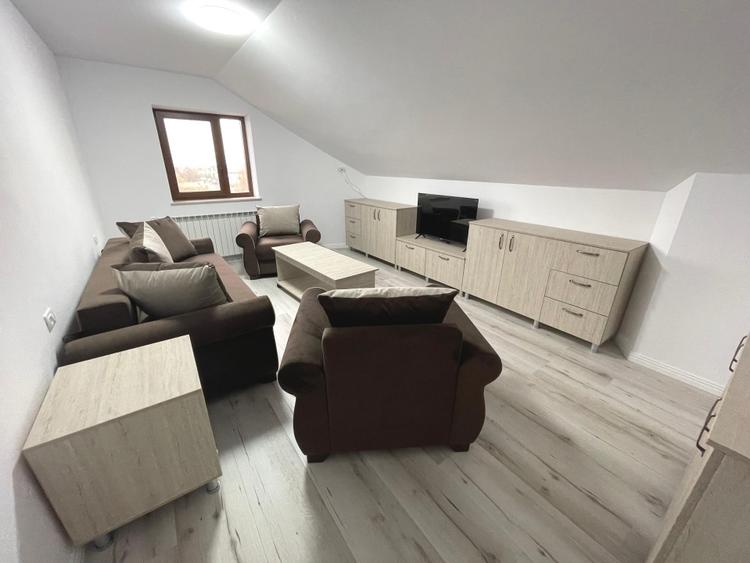 Apartament cu 2 camere semidecomandat, mobilat în Micești