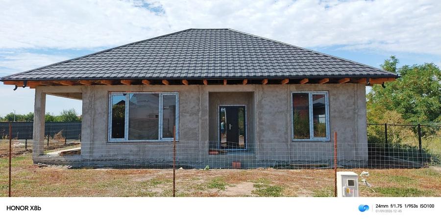 Casă cu 4 camere în Cazasu