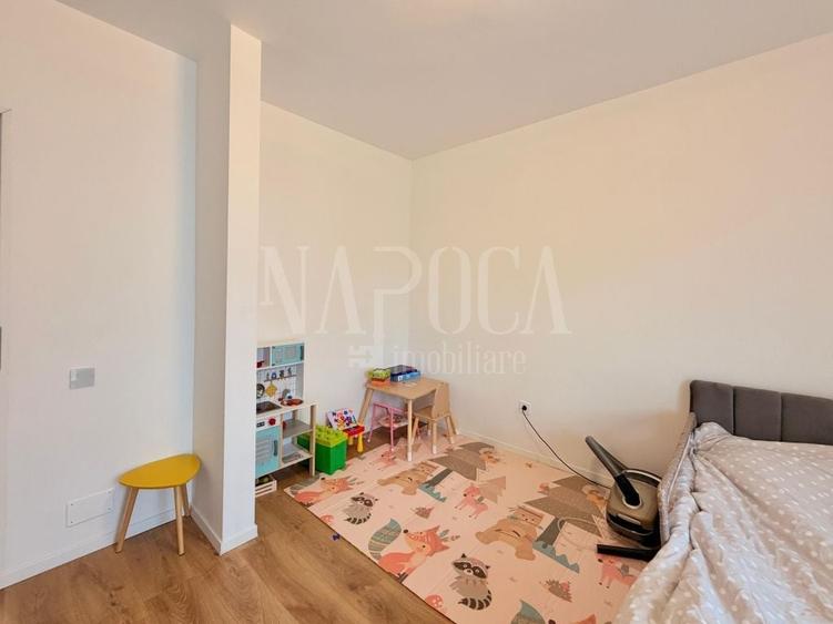Apartament cu 3 camere semidecomandat în Florești