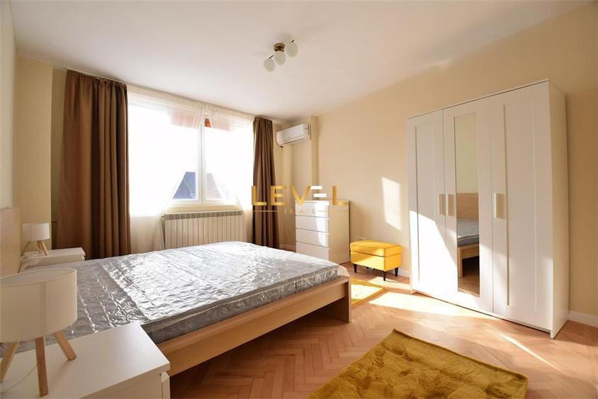 Apartament cu 3 camere semidecomandat, mobilat în Universitate