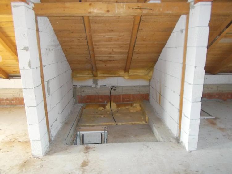 Casă cu 2 camere cu Teren 533 Mp în Simion Bărnuțiu
