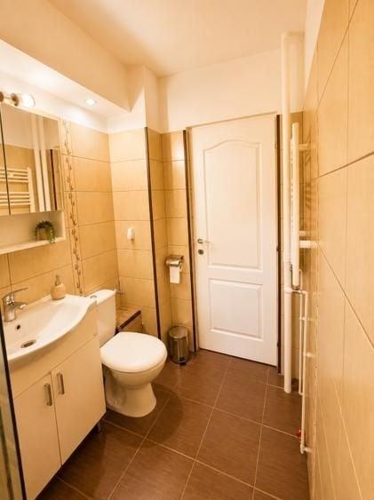 Apartament cu 2 camere semidecomandat, mobilat în Ultracentral