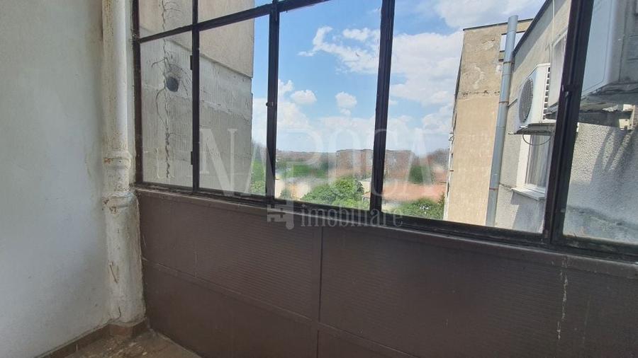 Apartament cu 3 camere decomandat, mobilat în Dacia