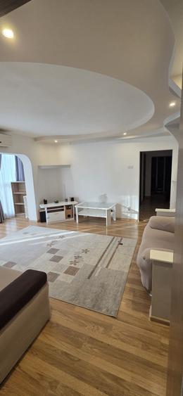 Apartament cu 3 camere semidecomandat în Micălaca