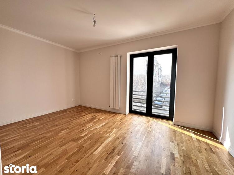 Apartament cu 3 camere în Tei