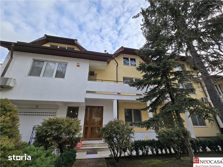Casă cu 7 camere decomandat cu Teren 271.57 Mp în Grivița