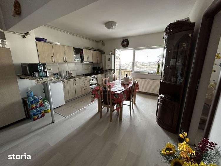 Apartament cu 3 camere, mobilat în Central