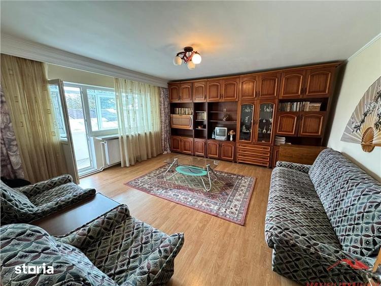 Apartament cu 3 camere decomandat, mobilat în Brăilei
