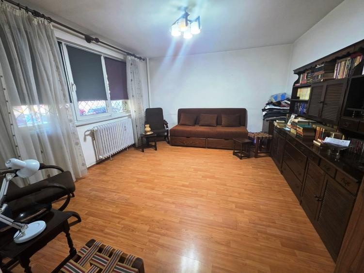 Garsonieră decomandată în Colentina