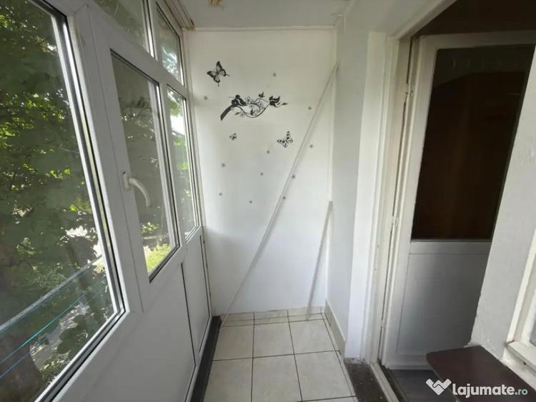 Apartament cu 2 camere semidecomandat în Malu Roșu