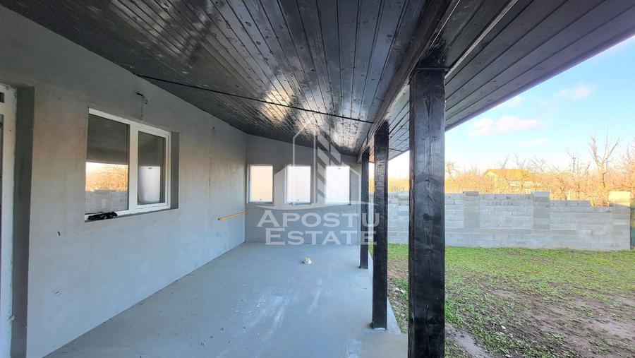 Duplex cu 4 camere cu Canalizare în Parța