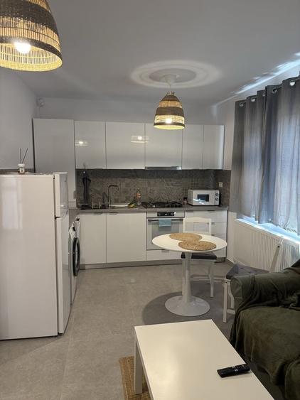 Apartament cu 6 camere în Central