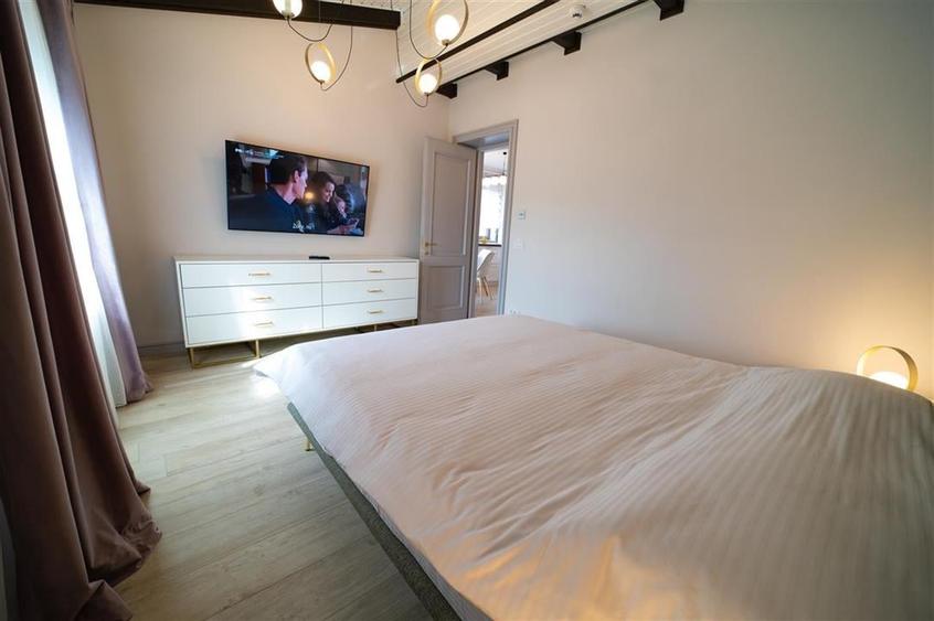 Apartament cu 3 camere decomandat, mobilat în Ultracentral