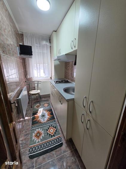 Apartament cu 2 camere semidecomandat în Viziru 1