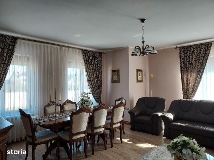 Casă cu 4 camere în Moara