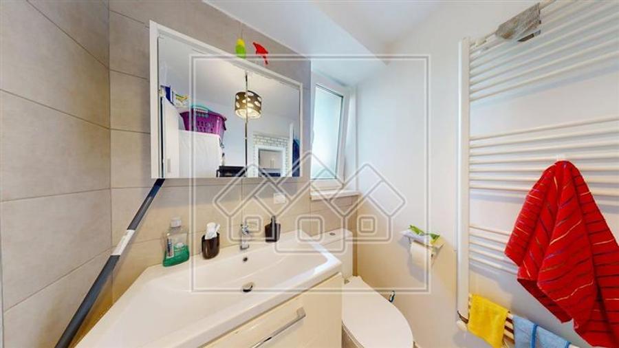 Duplex cu 3 camere cu Canalizare în Șelimbăr
