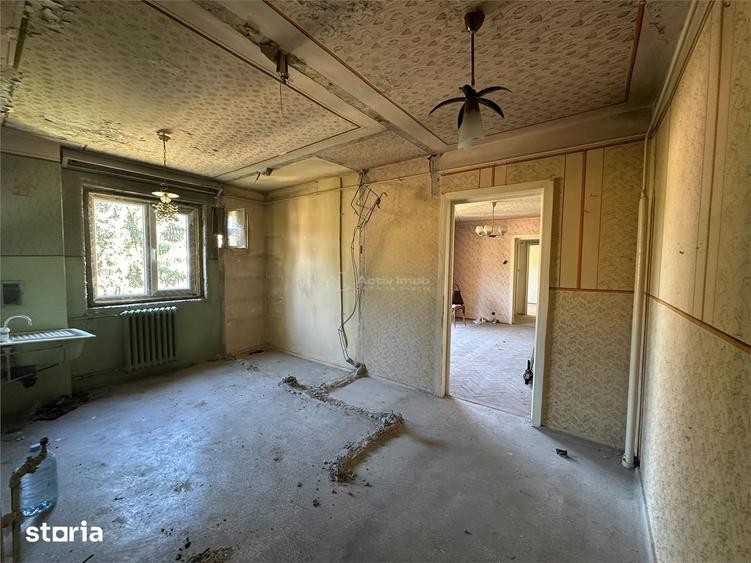 Apartament cu 3 camere semidecomandat în Central