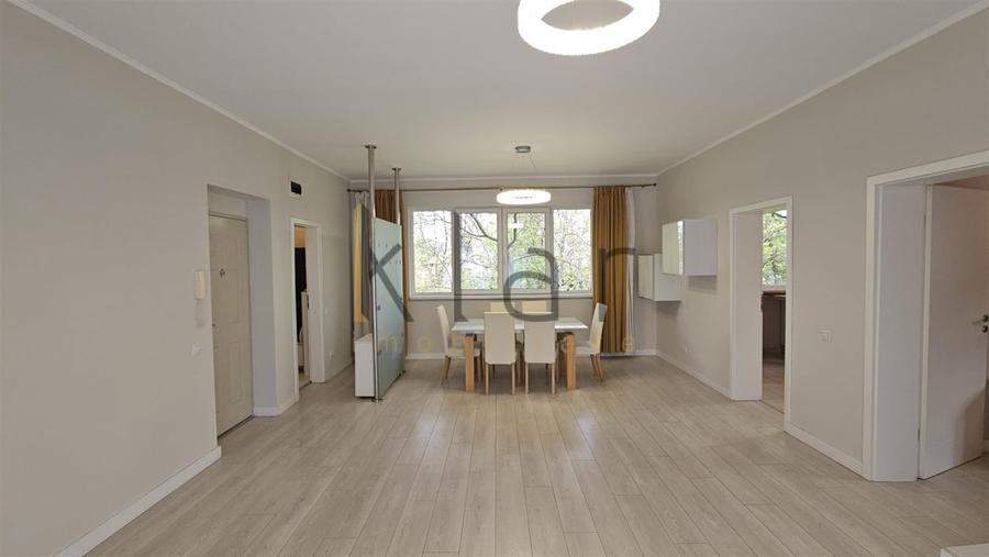Apartament cu 5 camere decomandat, mobilat în Andrei Mureșanu