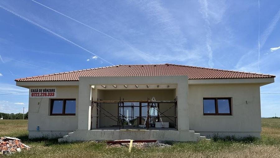 Casă cu 3 camere în Zimandcuz