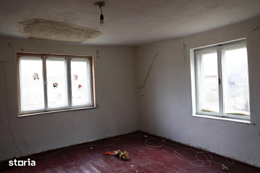 Casă cu Teren 792 Mp în Bazna
