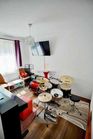 Casă individuală cu 5 camere cu Canalizare în Berceni