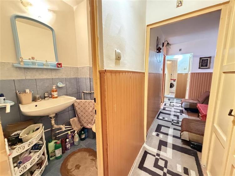 Apartament cu 3 camere decomandat în Rogerius