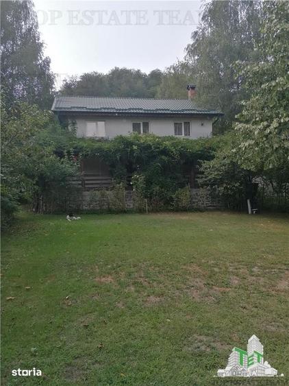 Casă cu 7 camere cu Teren 825 Mp în Păcureți