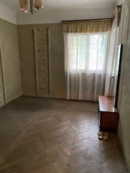 Casă cu 4 camere cu Teren 260 Mp în Școlilor