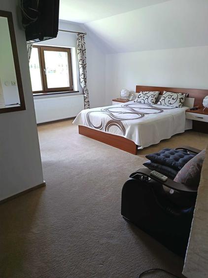 Casă cu 4 camere cu Teren 1700 Mp în Central