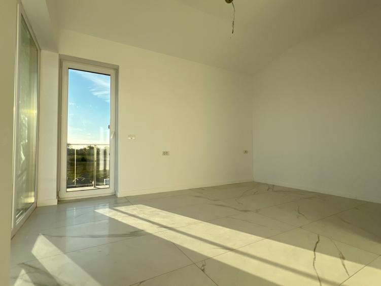 Penthouse cu 2 camere decomandat, mobilat în Braytim