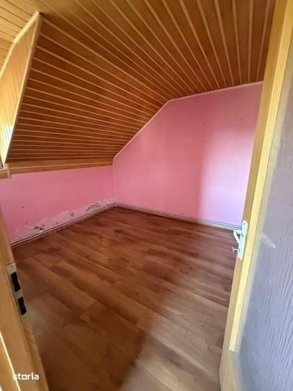 Casă cu 4 camere în Șimnicu de Jos