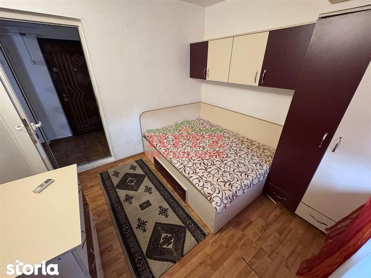 Apartament cu 3 camere semidecomandat în Ultracentral