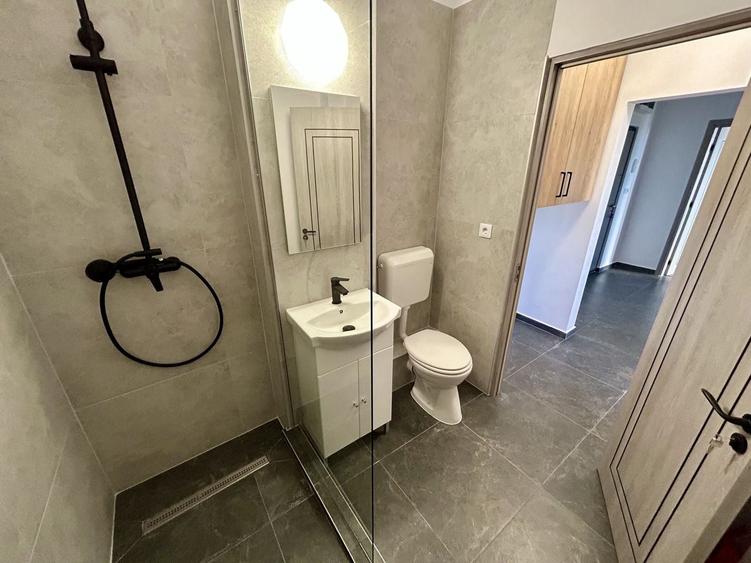 Apartament cu 2 camere decomandat, mobilat în Central