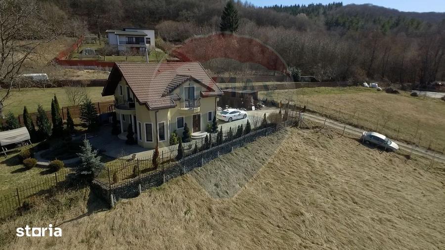 Casă cu 4 camere cu Teren 800 Mp în Făget