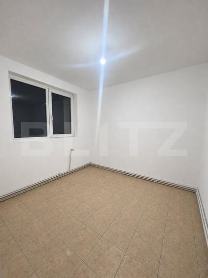 Garsonieră decomandată în Decebal