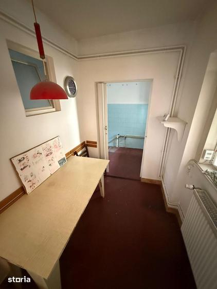 Apartament cu 3 camere semidecomandat în Andrei Mureșanu