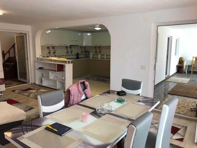 Casă cu 4 camere în Oanțu