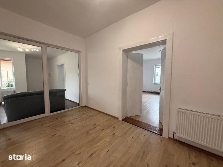Casă cu 4 camere cu Teren 430 Mp în Cetate