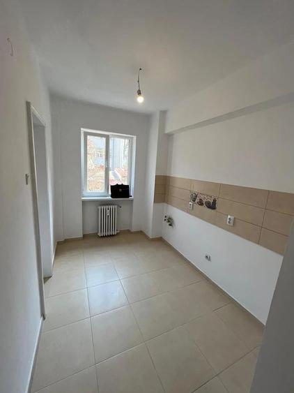 Apartament cu 2 camere semidecomandat în Gara de Nord
